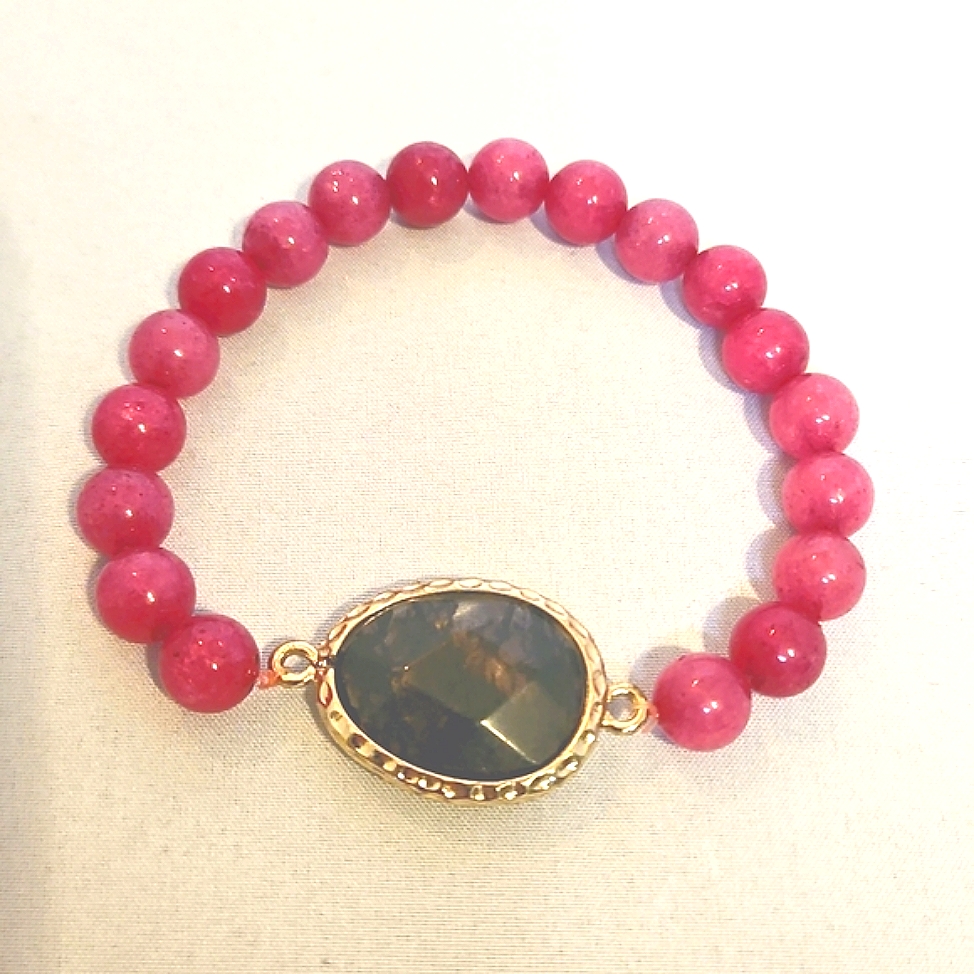 Flora & Oak Elegant Bright Pink Beaded Bracelet Smoky Quartz Stone Pendant